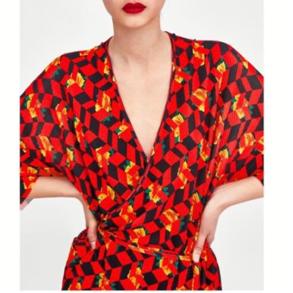 Zara red & black checked plissé kimono wrap with yellow floral print design, Sm